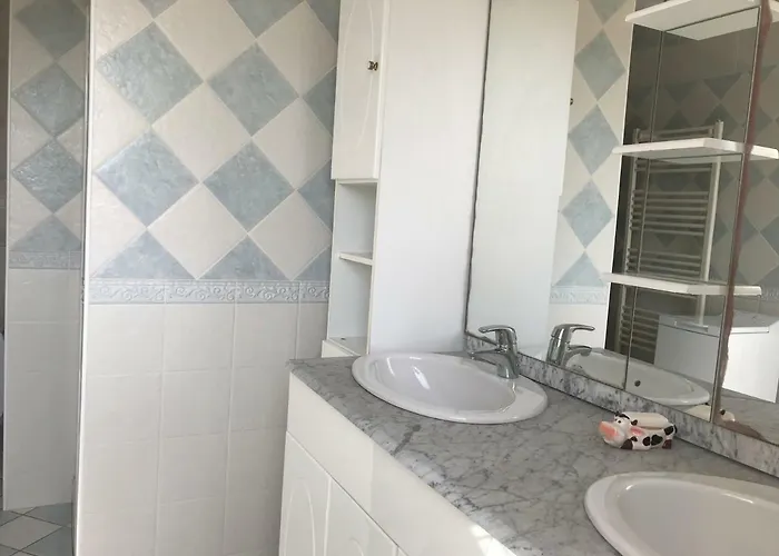 بيت للعطل A La *